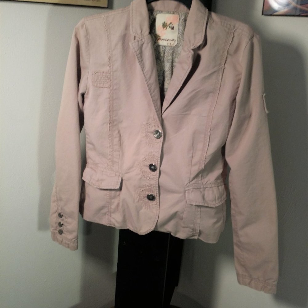 Adriana decorative embroidery tan blazer size M